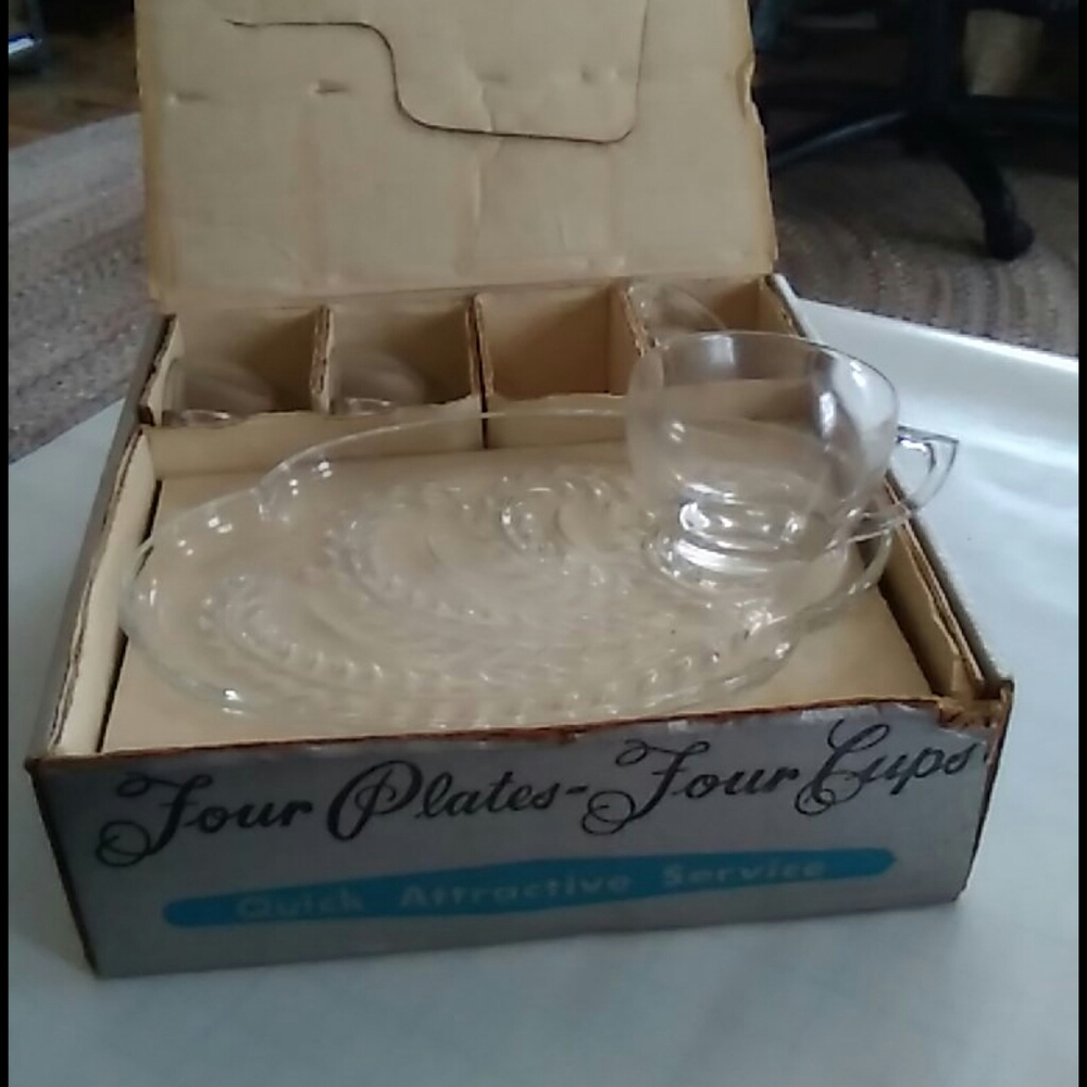 Vintage Hospitality Snack Set( Federal Glass)